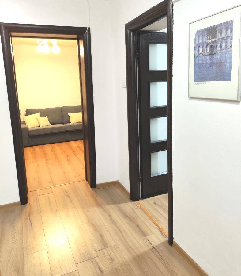 Platinum Apartment - Apartament Cu 3 Camere, 2 Dormitoare, 2 Bai, Bucatarie Complet Utilata, 2 Balcoane Bucharest Exterior photo